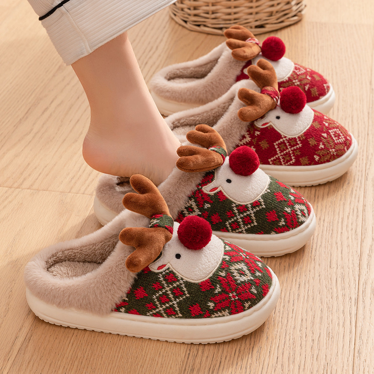 Christmas Elk Plush Slippers – Cozy Non-Slip Fuzzy Winter House Shoes